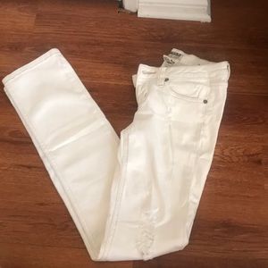 White skinny jeans